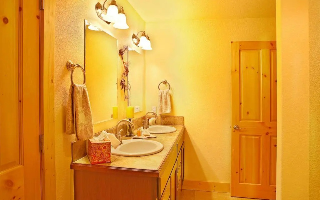 Harlin Haus at Cascade Crest Condos