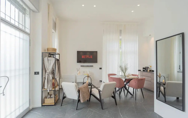 Piccola Como Lotus With 1 Bathrooms