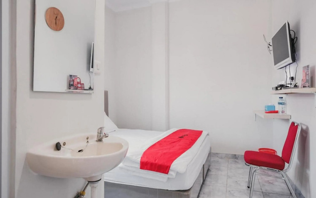 RedDoorz @ Jalan Narada Lampung