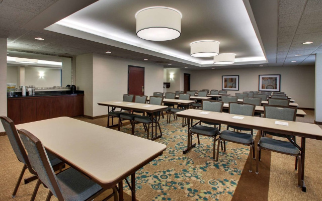 Sonesta Essential Houston Hobby Airport