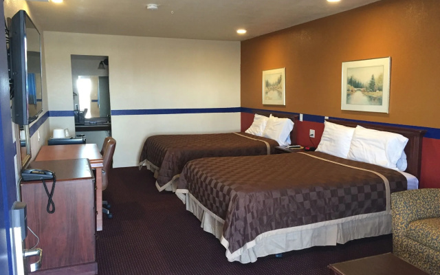 Country Manor Motel Watkins