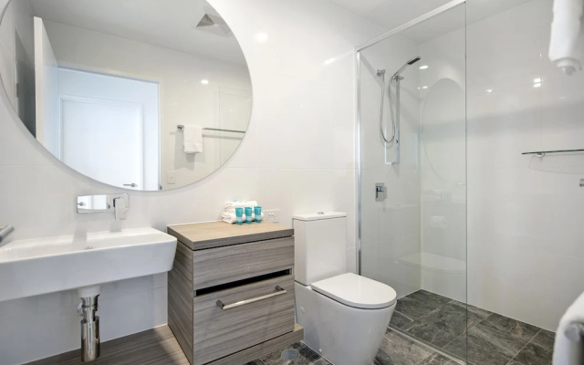BRAND NEW Qube Broabeach Luxury 2 Bedroom