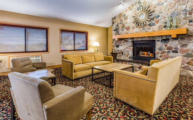 AmericInn by Wyndham Blue Earth