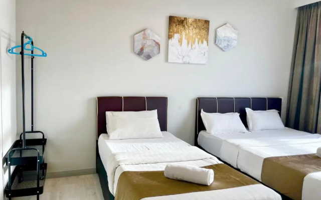 Sunset Seaview Vacation Condos @ Jesselton Quay