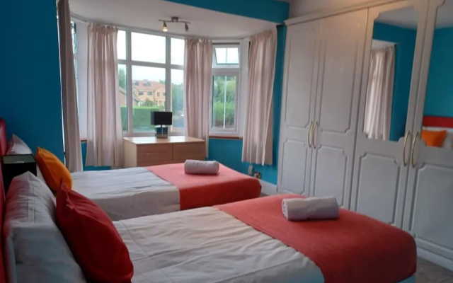 Crawley Green House - Huku Kwetu