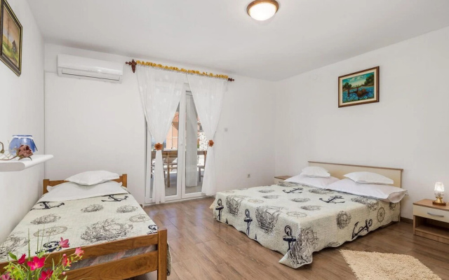 Amazing Apartment in Banjol With 1 Bedrooms and Wifi