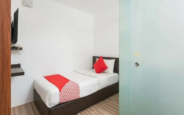 7 Hotel