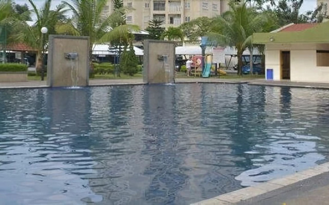 Senyum Homestay Bandar Menjalara