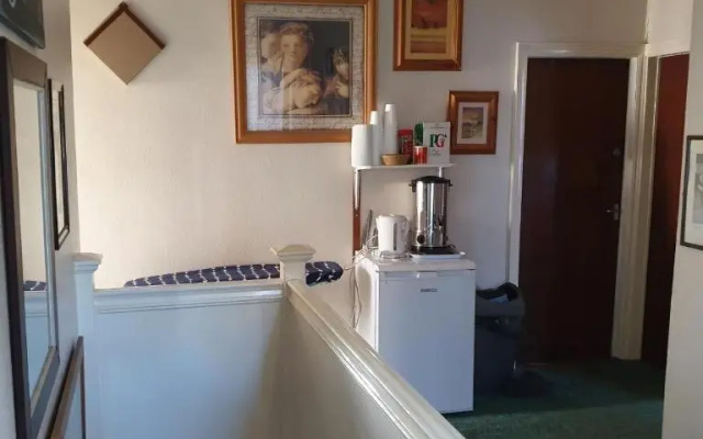 The Victoria Bikers Pub - Live Music Venue and Letting Rooms with Camping facilities