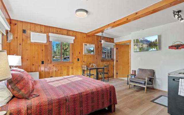 Timber Lodge Cabin 17