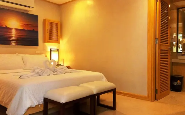 Shore Time Hotel