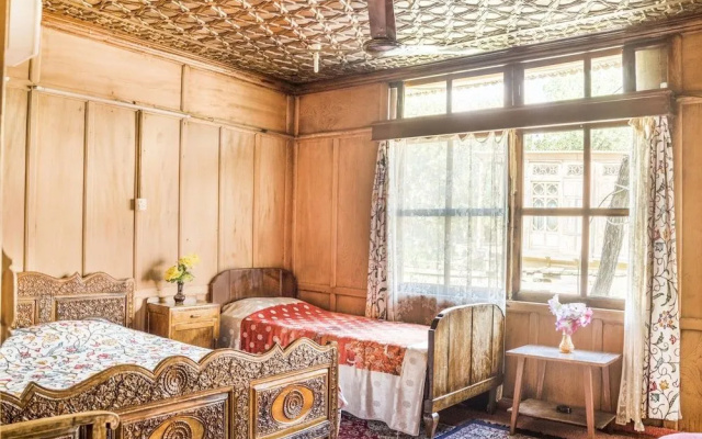 GuestHouser 1 BR Houseboat 1fda
