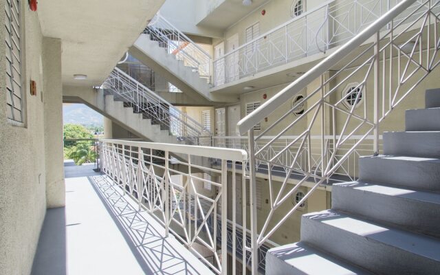 Отель Oakland CE by Pro Homes Jamaica вид на фасад