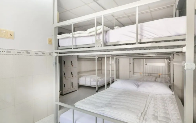 Minh Phuong-Hostel by OYO Rooms