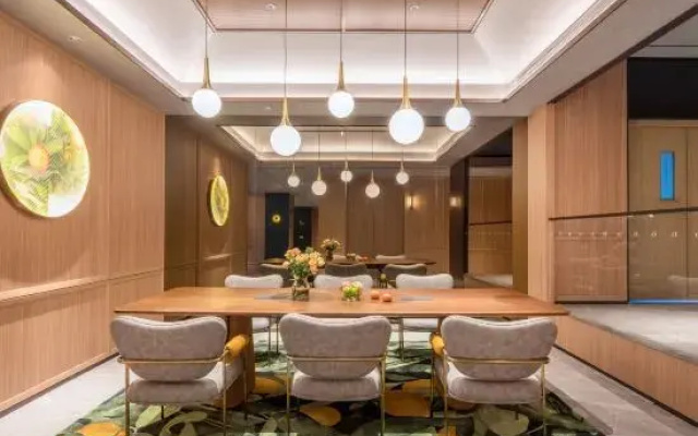 Orange Hotel (Nanjing Baijiahu Branch)