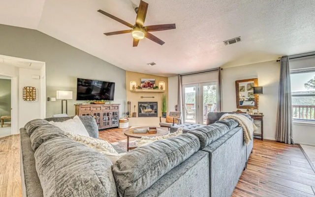 Charming Ruidoso House w/ Deck & Mountain Views!