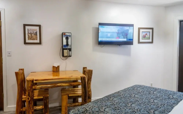 Riverwood Inn Hotel Signature Queen Suite