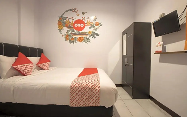 OYO 176 Near Cideng Virgo Residence