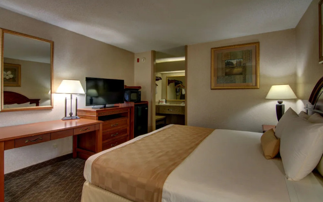 Ramada Macon