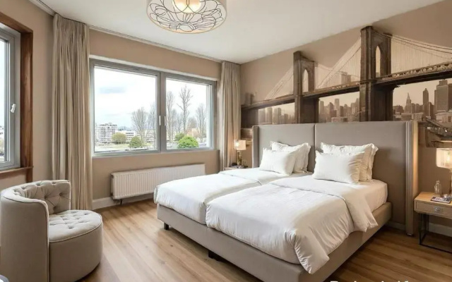 Main Plaza Suite Tower