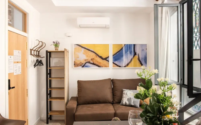 Acanthus Suites