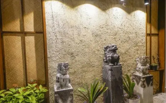Fenghuang Fanyin Zhenpin Inn