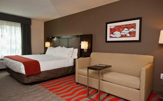 Holiday Inn Express & Suites Columbus - Easton Area by IHG