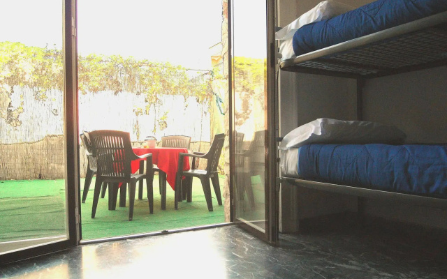 Hostel California