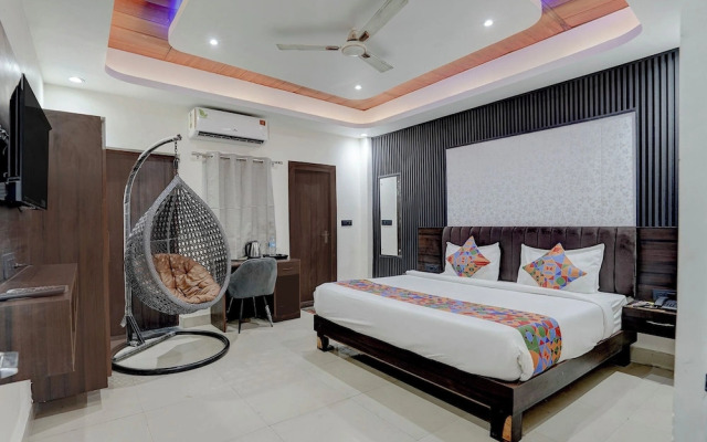 Fabhotel Ivory Loft