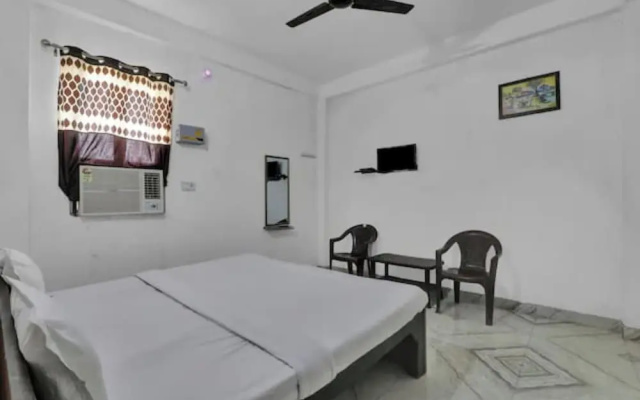Goroomgo Shiv Ganga Guest House Varanasi