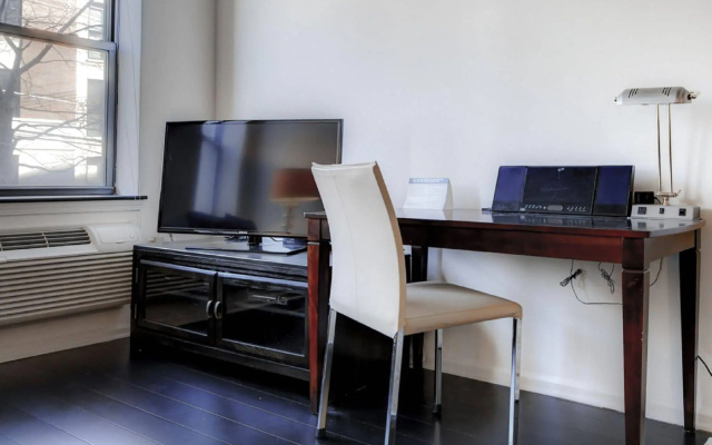 Global Luxury Suites at Seaside Way
