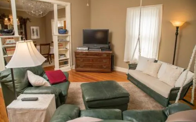 Studio B Guest House