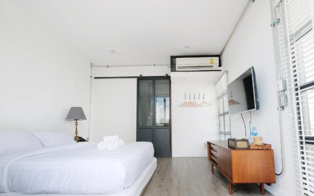 Iron32 Hotel