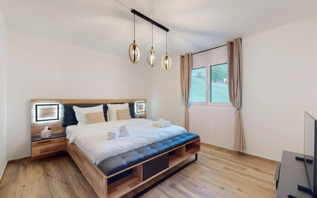 Spacious apartment - beautiful terrace with view
