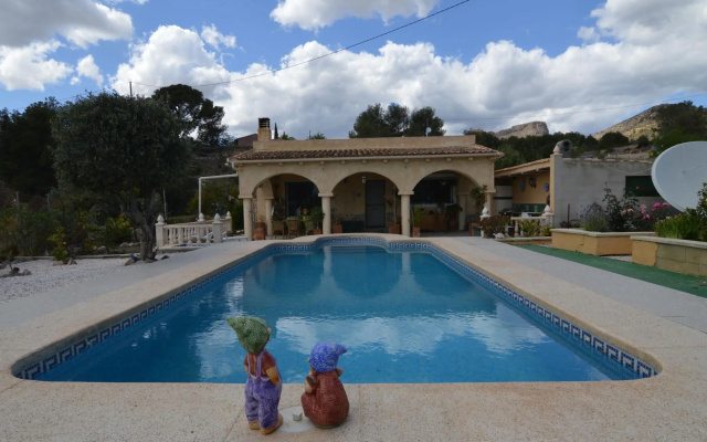 Lovely Holiday Home in Finestrat with Swimming Pool