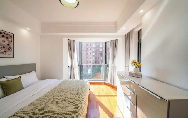 Tyms Gubei Apt 2BR Residence near Gubei