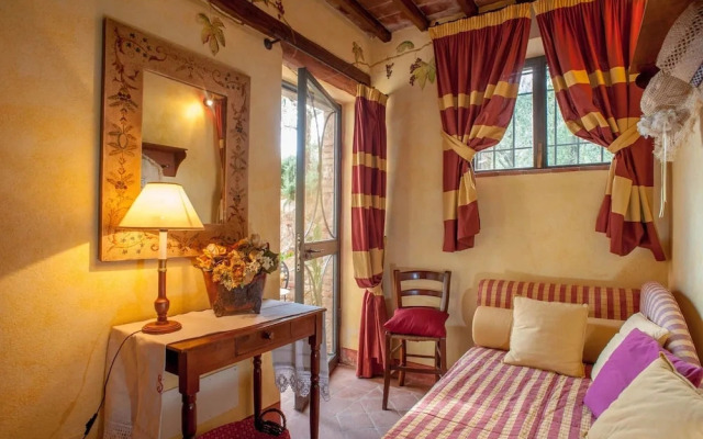 Villa in Lucca With Pool Near Tuscan Coast