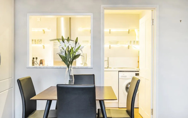 Bridgwalk Apartment by Flexystays