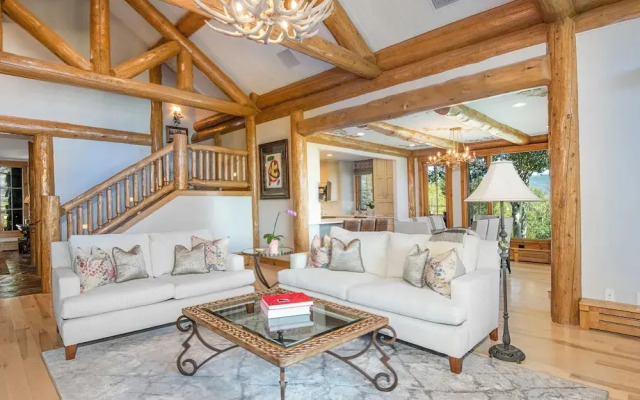 Snowberry by Elevation Accommodations