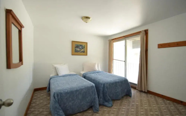 6 Bed Blue Mountain Chalets
