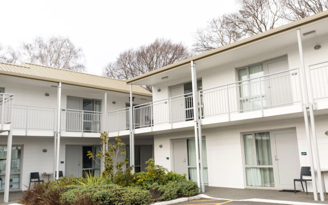 Airport Gateway Motor Lodge