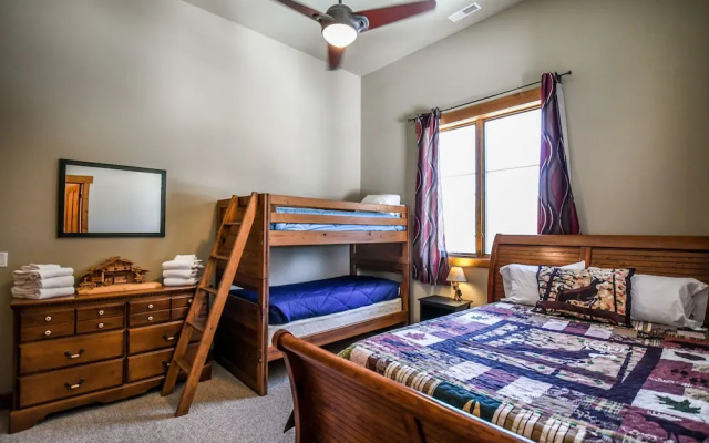 Glacier Paradise 5 Bedroom Townhome