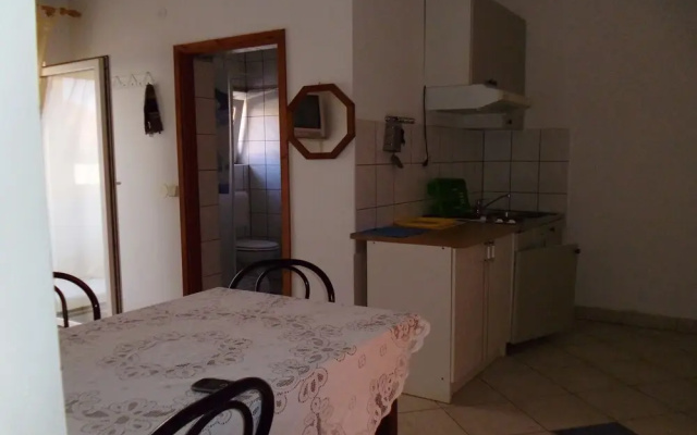 Cozy seaview apartment next to the beach