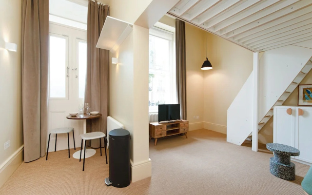 Deluxe Studio Suite in Historic Camden Terrace