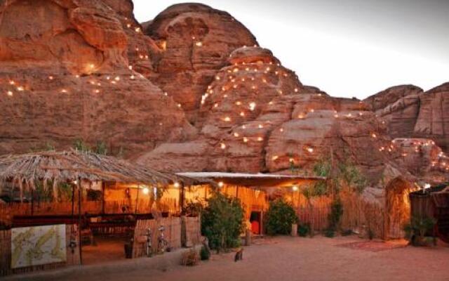 Отель Seven Wonders Bedouin Camp Иордания, Вади-Муса - отзывы, цены и фото номеров - забронировать отель Seven Wonders Bedouin Camp онлайн вид на фасад