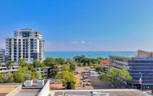 Stylish 1-bed Darwin City Stay With Balcony Views