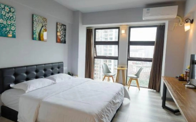 Chongqing Tianjie Xiaowo Apartment (People's Square Wenli College)