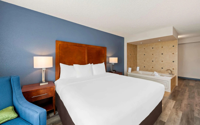 Comfort Inn & Suites Omaha Central