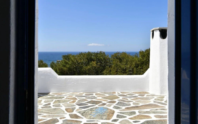 Santa Flora House Parikia's Edge
