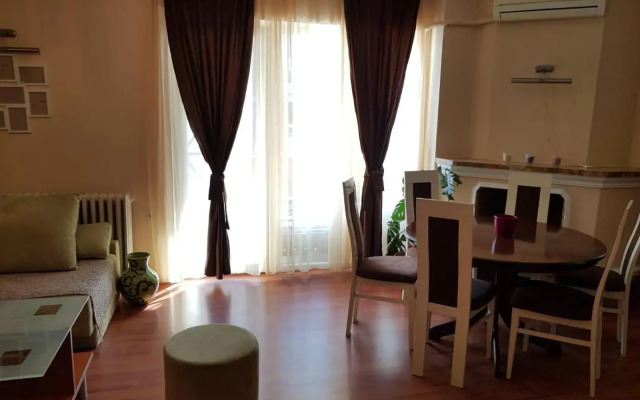 Petrov Apartment in Downtown - City Center 70m2
